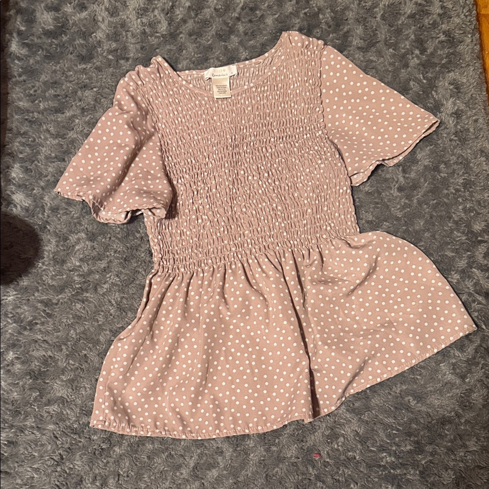 Urban romantics mauve polka dot casual blouse S . In good used condition.
